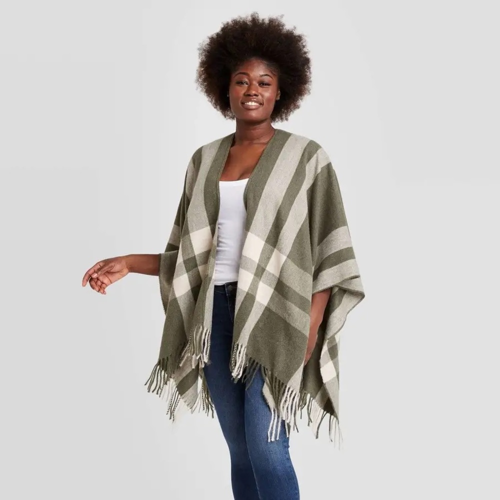 UNIVERSAL THREAD TARGET PLAID FRINGE OPEN FRONT PONCHO IN GREEN ONE SIZE
